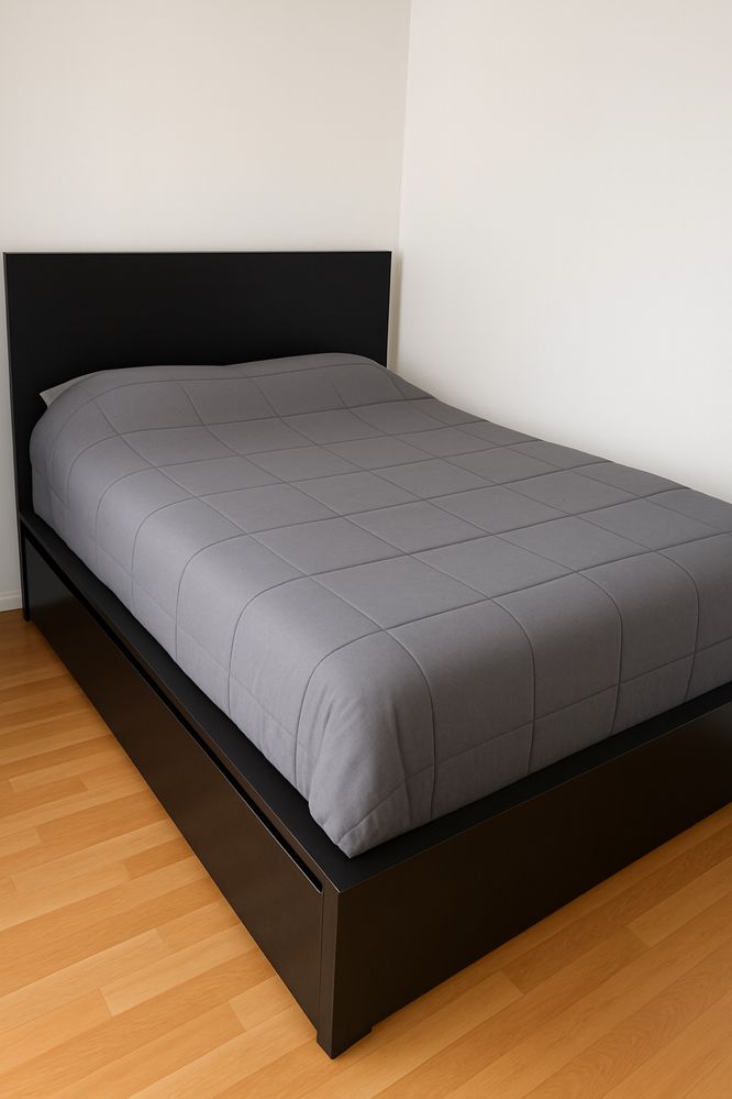 Cama de Casal IKEA com Arrumação + Mesa de Cabeceira– Excelente Estado