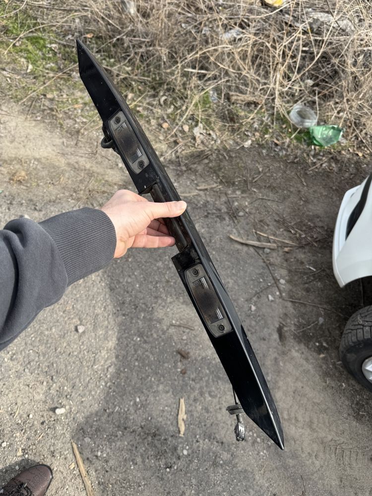 Подсветка номера/залняя крышка volkswgen caddy