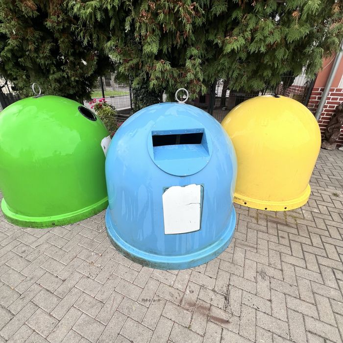 Zestaw pojemników Igloo typu dzwon - niebieski, zielony i żółty 1,5m3