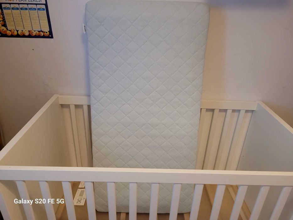 Łóżeczko dziecięce drewniane IKEA z materacem