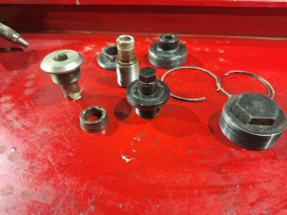 Śruby nakrętki imbusowe wachacza zawieszenia bmw k1200 rs r1200