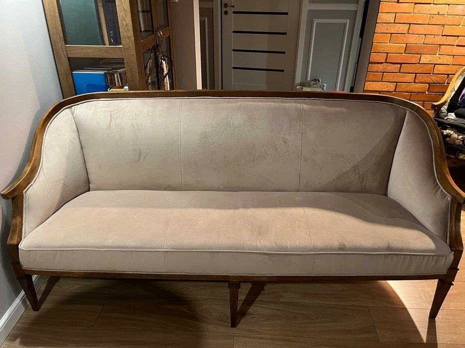 Sofa w kolorze brudnego różu – stylowa i wygodna