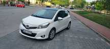 Toyota Yaris Toyota Yaris 1.4 D-4D • Automat • 2012 • Szklany dach • Biały • Zadban