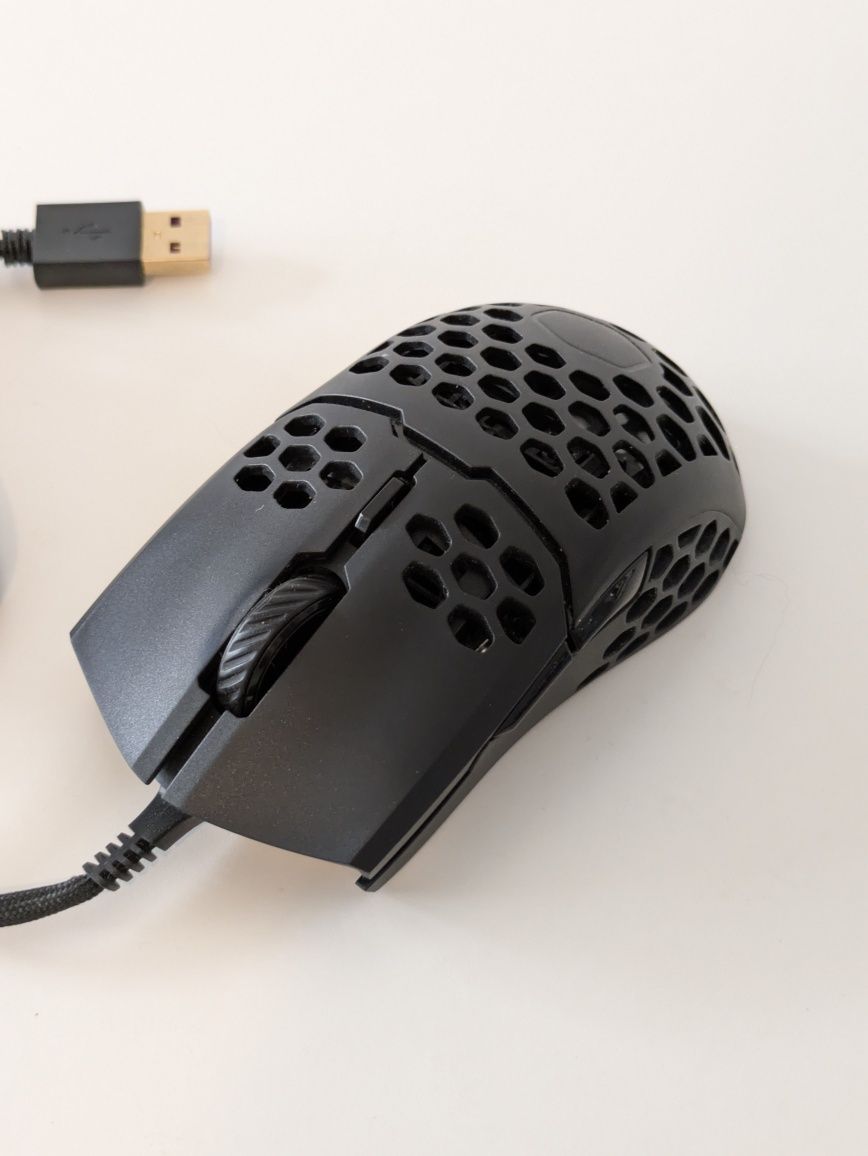 Rato Coolermaster MM710