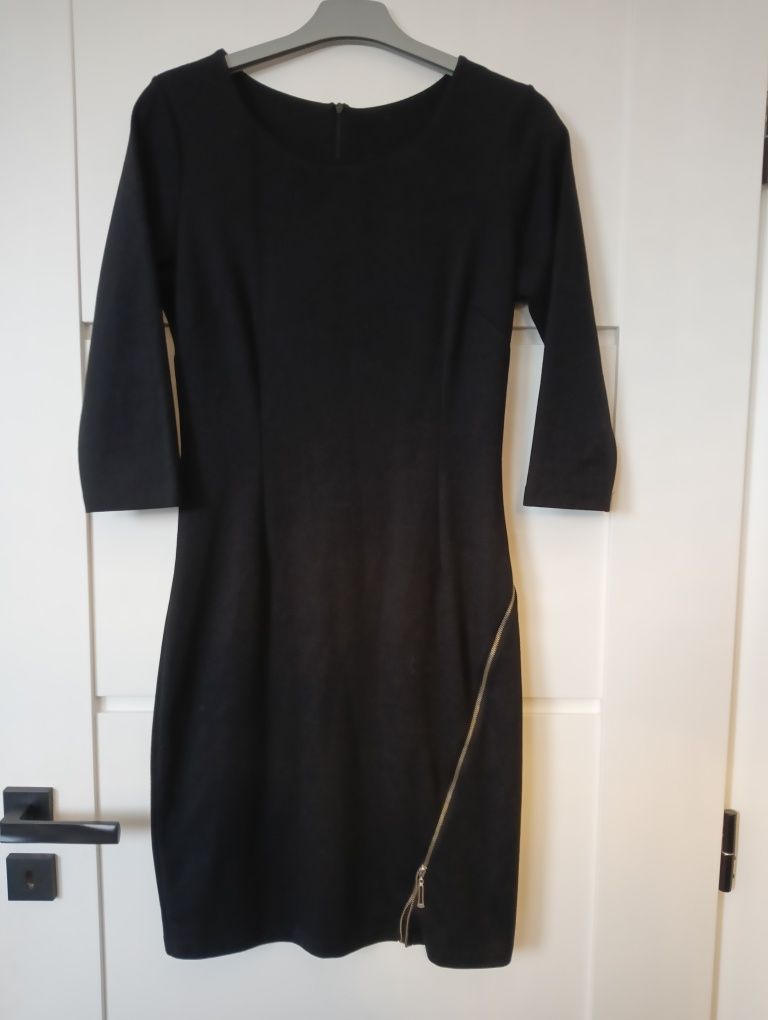 Sukienka czarna z zamkiem