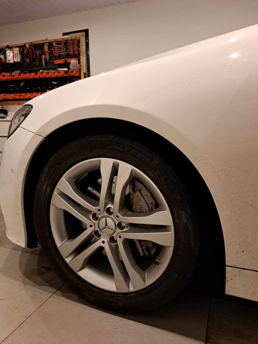 4xalufelgi z oponami zimowymi 255/45R18 mercedes