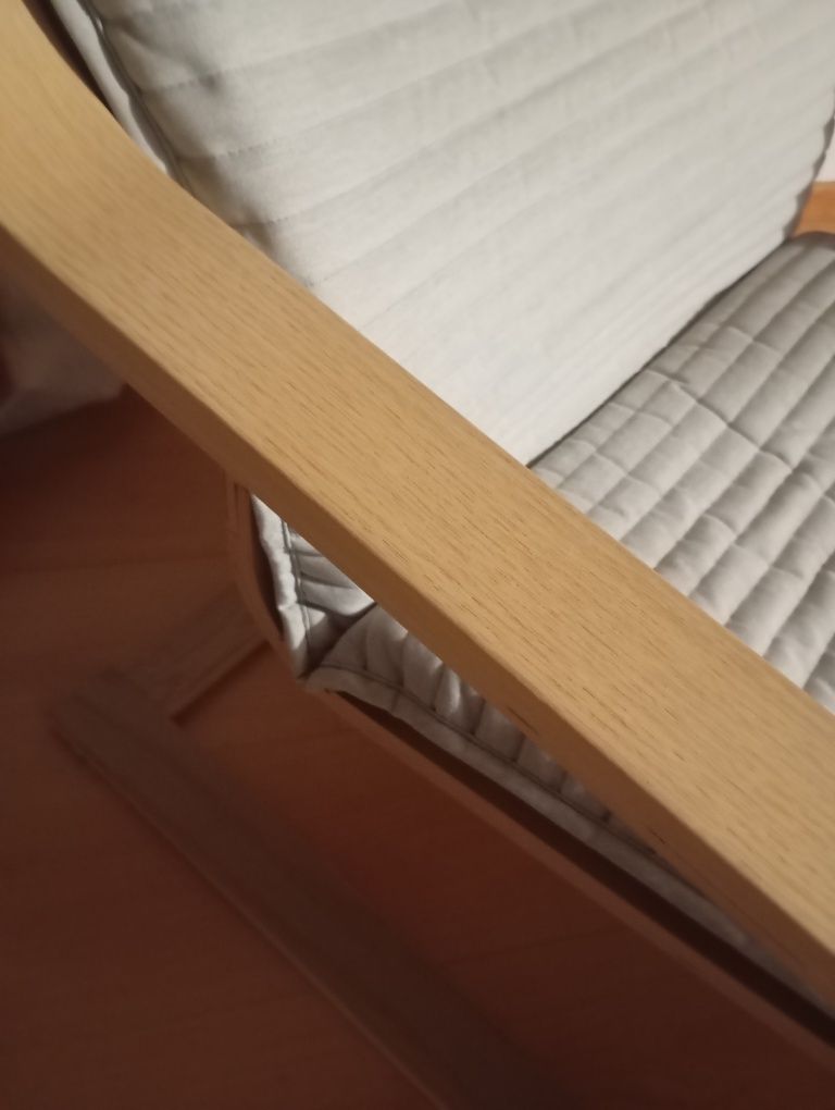 Cadeira baloiço com repousa pés