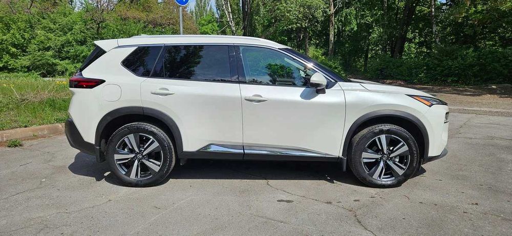 Nissan Rogue Т33 кузов 2.5 бензин  SL з НДС