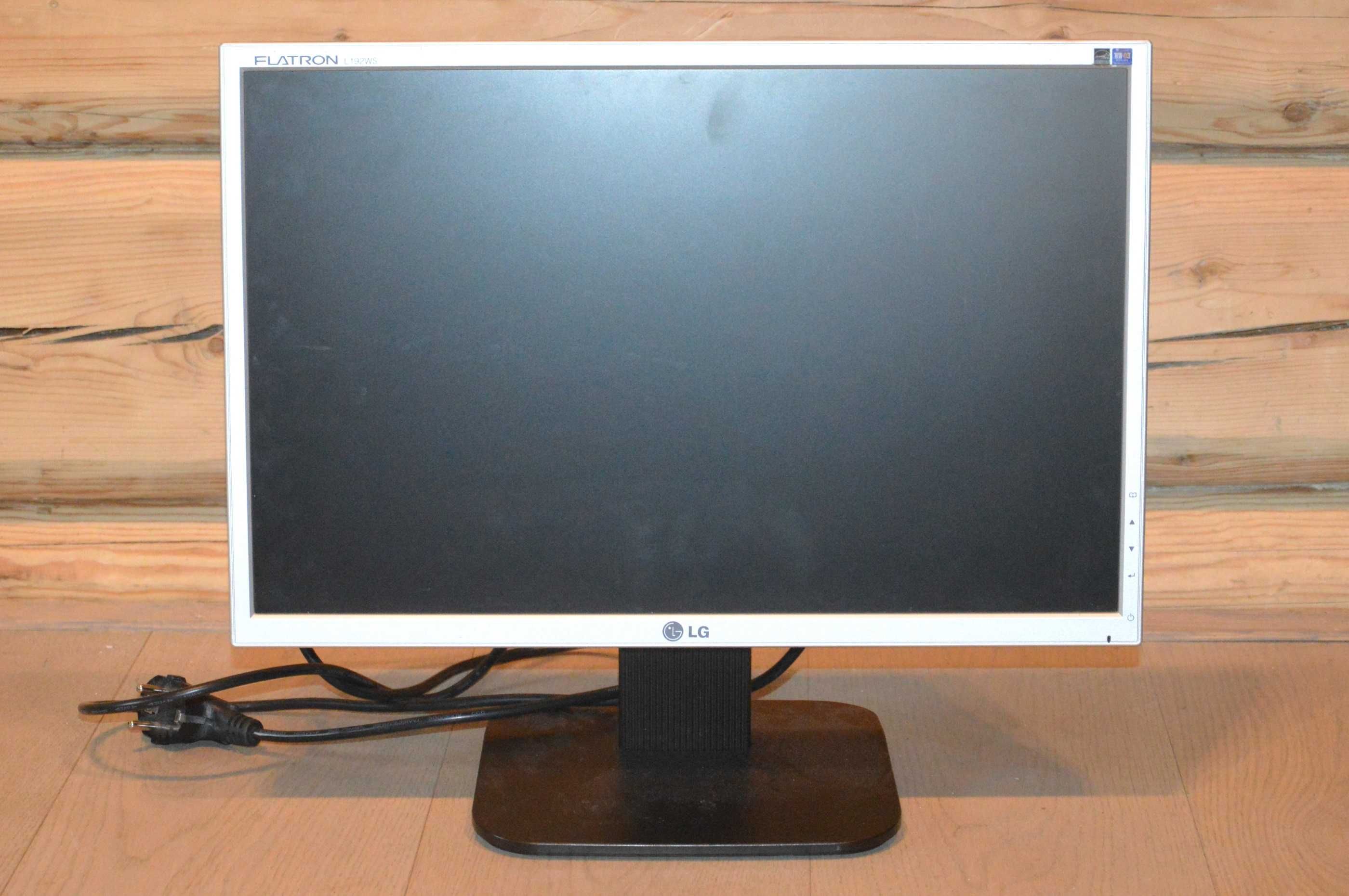 Monitor LG Flatron L192 WS-SN 1440x900