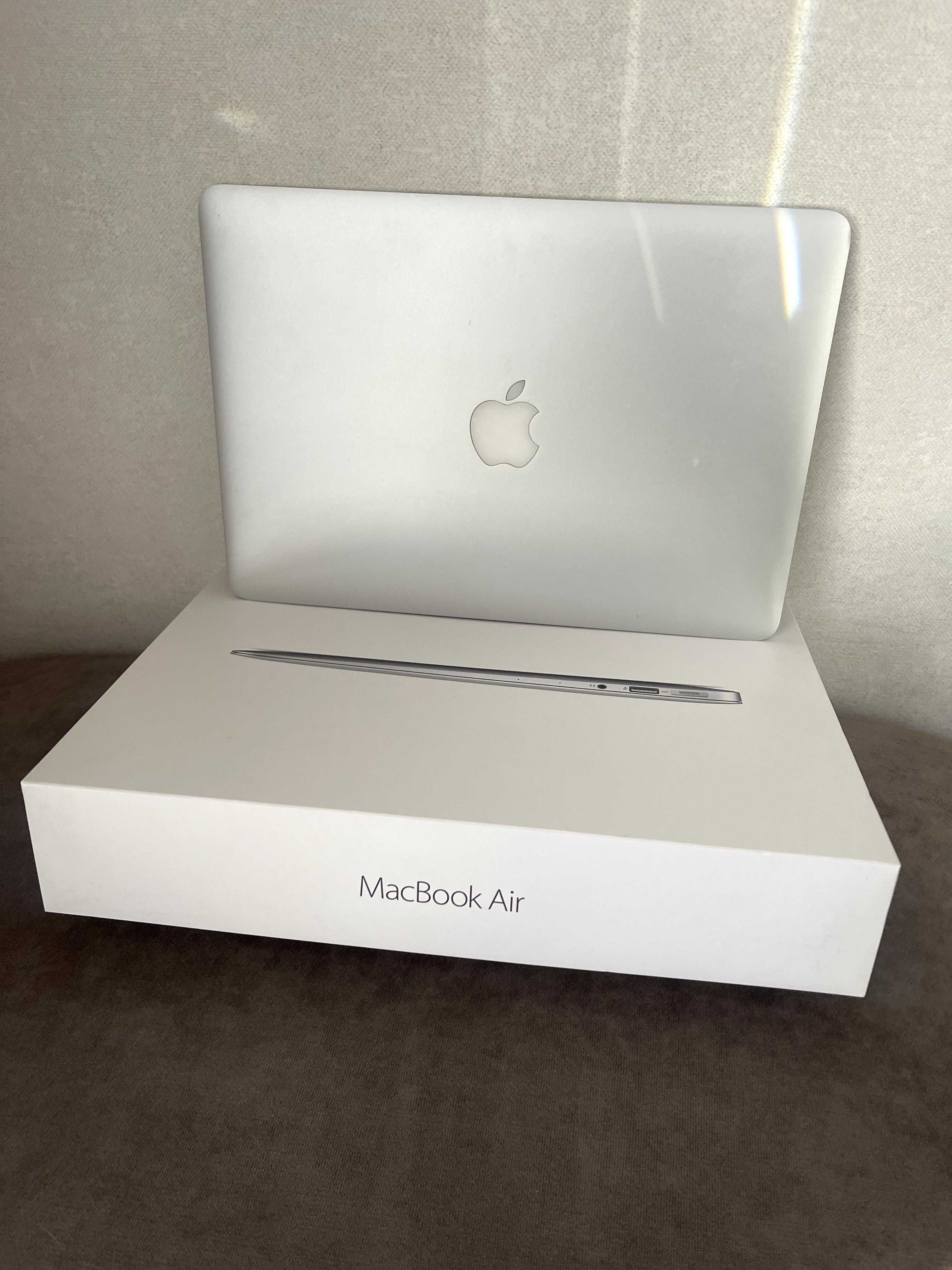 Macbook air 13 8 gb 2015 сріблястий