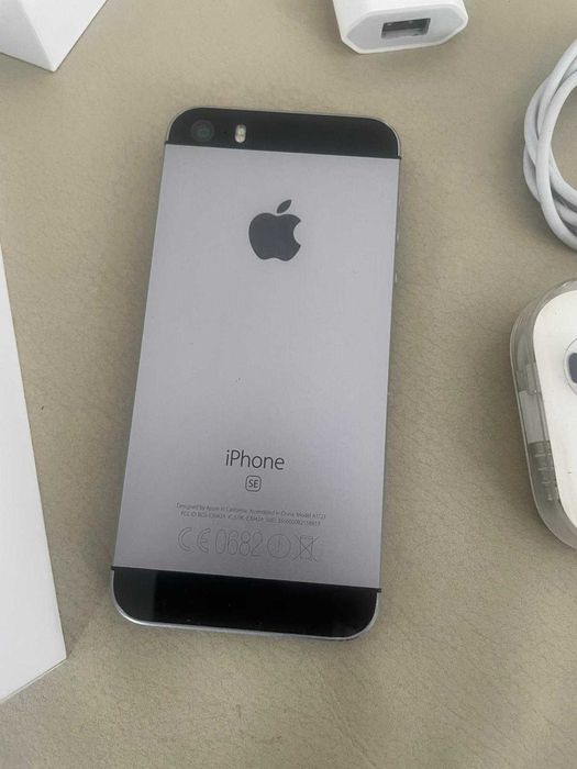 Iphone SE 32GB  Cinzento Sideral "DESBLOQUEADO"