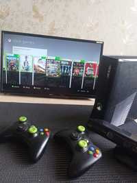 Xbox 360 Slim Два геймпада+Кинект+Много игр!!!