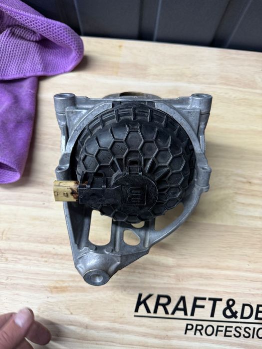 Подушка двигуна audi q7 7822215150182