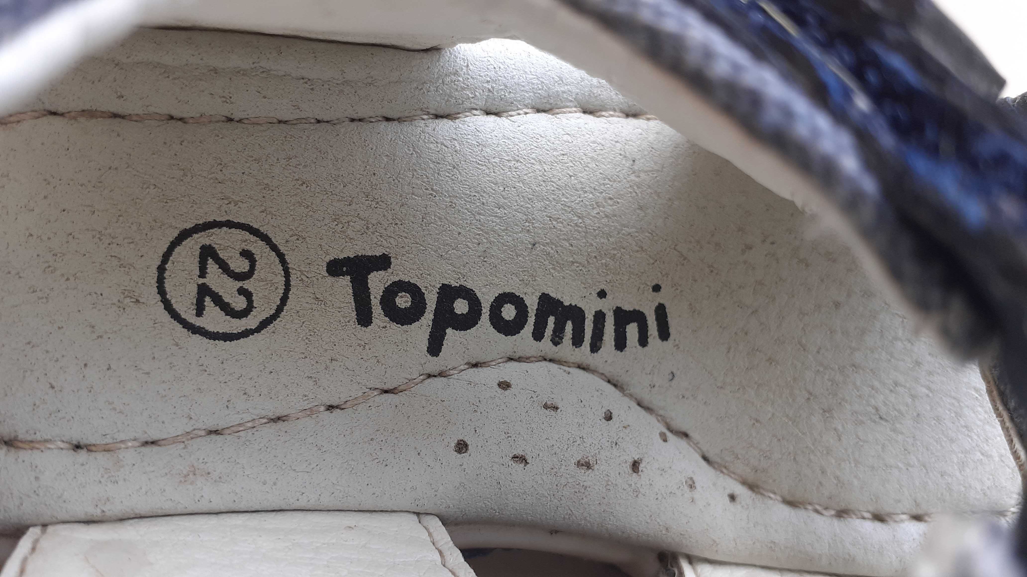 Босоножки для мальчика фирмы Topomini. размер 22.