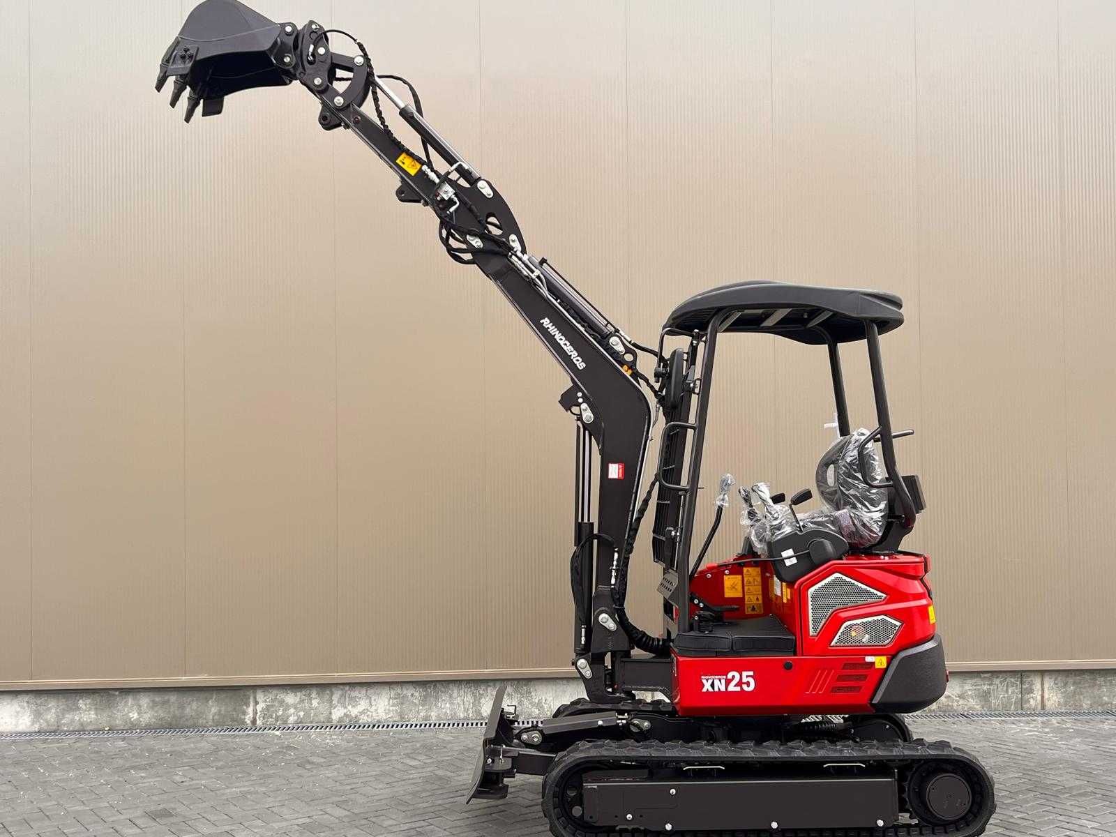 MINI GIRATORIA RHINOCEROS XN25 2500KG motor Kubota