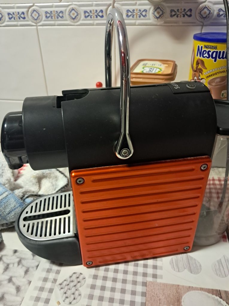 Máquina de café muito bom estado.
