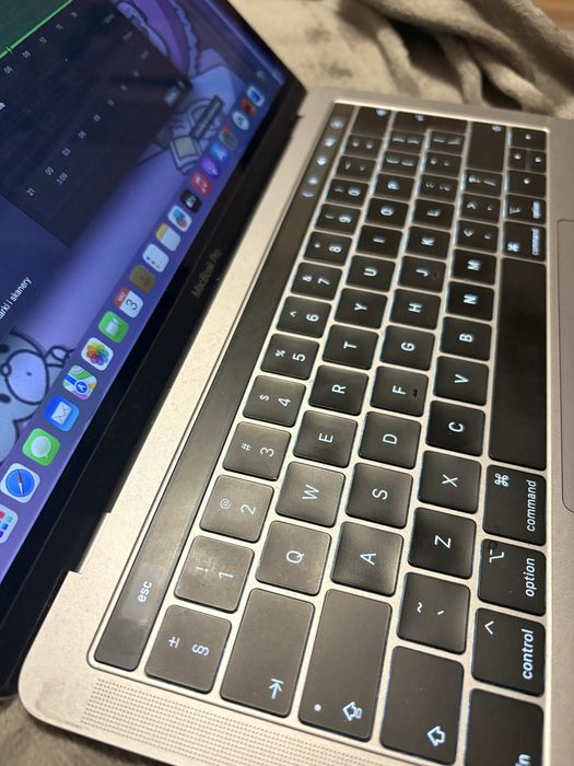 Macbook 13 pro srebrny