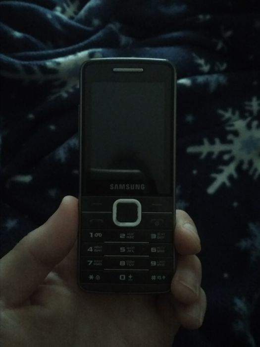 Продам срочно телефон Samsung GT-S5610