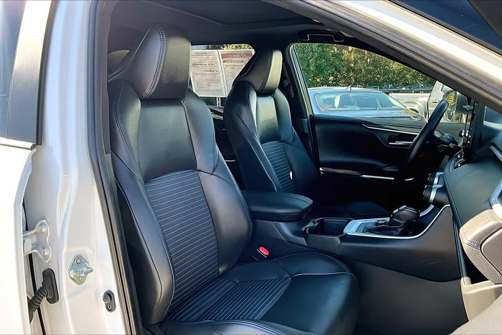 Toyota RAV4 Hybrid XSE      2023