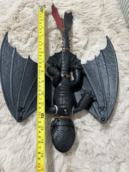 Szczerbatek z filmu "Jak wytresować smoka"