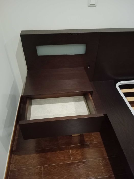 Cama de casal em perfeito estado