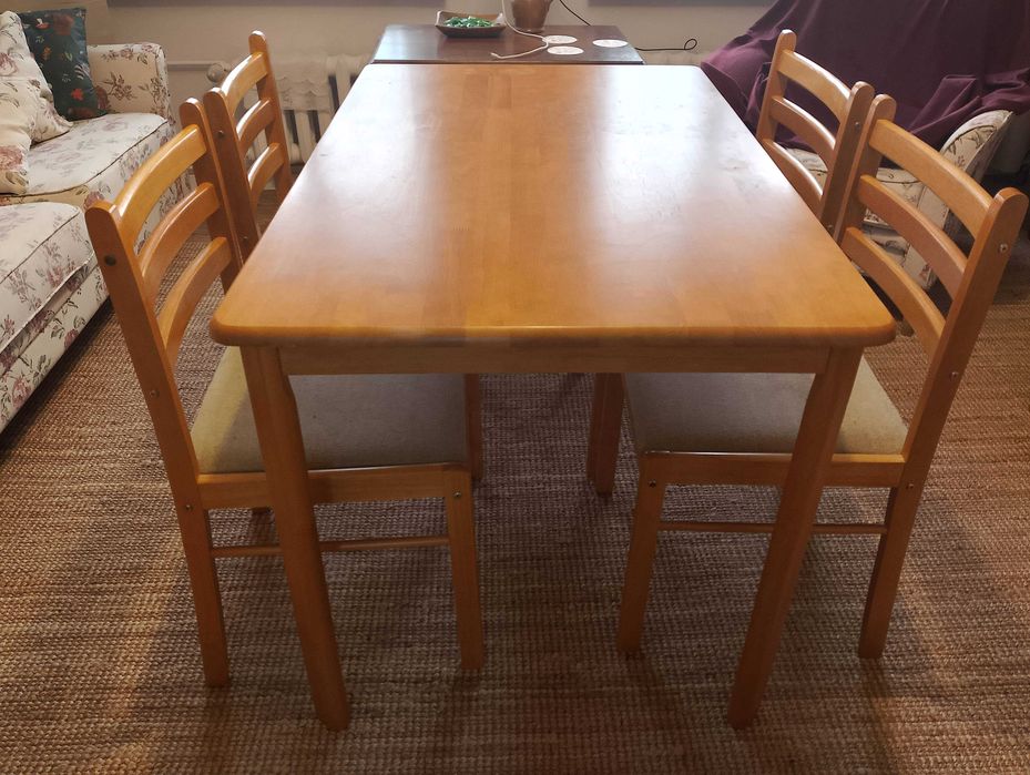Stół i krzesła jak nowe