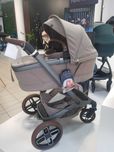Wózek 2w1 Maxi Cosi Fame Twilic Truffle POEKSPOZYCYJNY