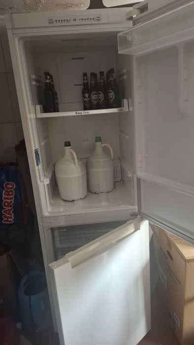 Frigorífico combinado Samsung RB29FSRN DWW usado
Vendo porque adquiri