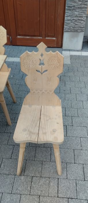 Stół drewniany jesionowy z krzesłami