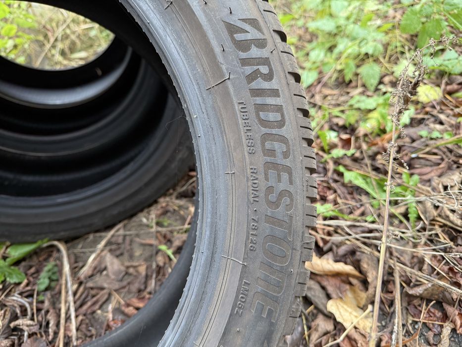 Зимова гума bridgestone r18