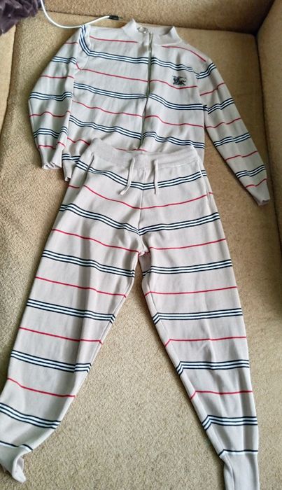 Костюм в смужку, жіночий спортивний, нарядний одяг