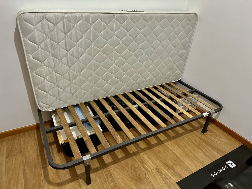 Cama: colchão + estrado = 100€