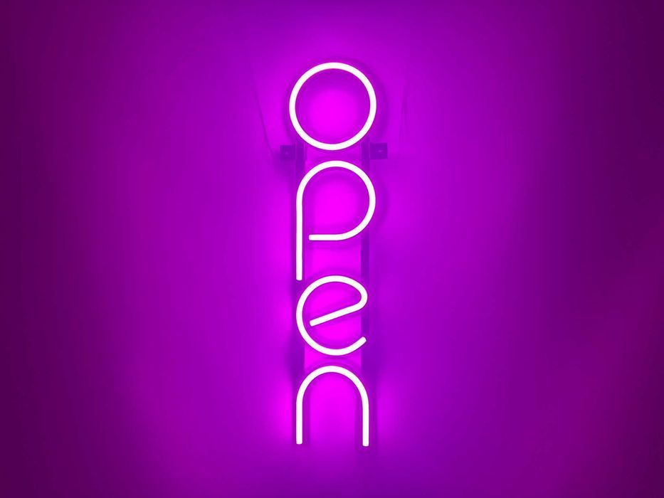 Неонова вивіска "Open вертикальна" рожева, 483*116 мм, світлодіодна