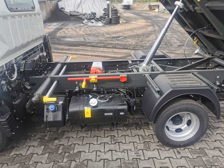 Nowa oryginalna zabudowa, wywrotka Mitsubishi FUSO CANTER 3C15