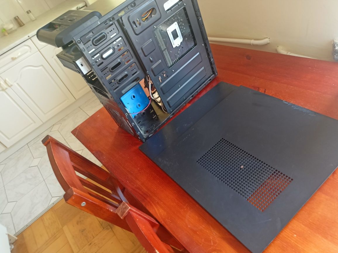Komputer Na cześci lub do podstawowej gry
Procesor: Intel Xeon