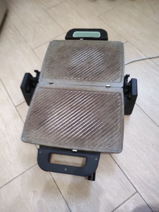 Продам электрическую бутербродницу