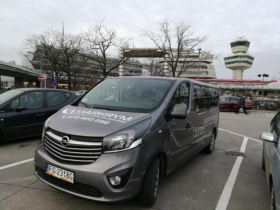 Przewóz osób na lotniska, imprezy, wycieczki