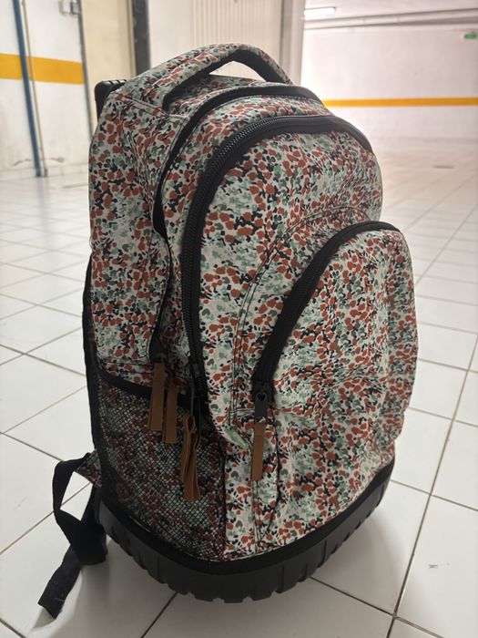 Vendo mochila em muito bom estado