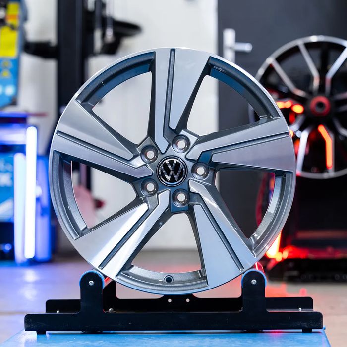 NOWE ORYGINALNE Felgi / Koła 18" Volkswagen Golf Touran Passat Tiguan