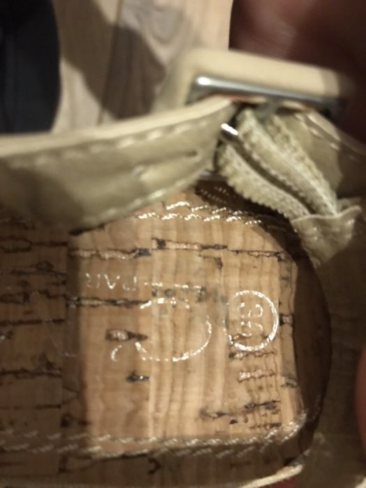 Sandały platformy beżowe