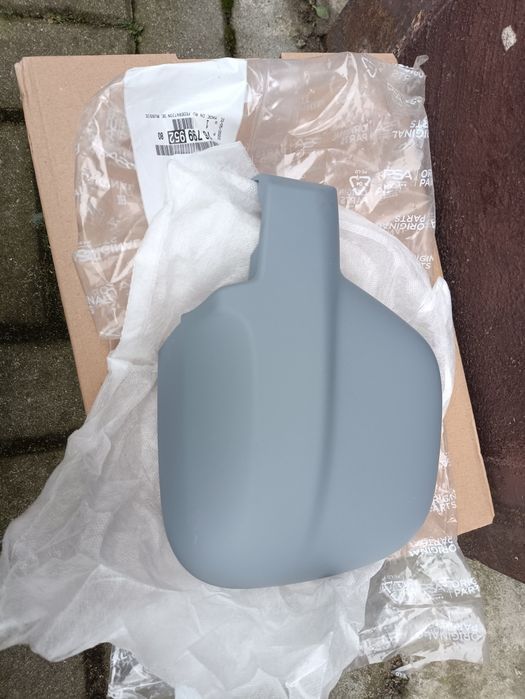 Peugeot partner citroen Berlingo 3 III lift obudowa lusterka prawego n