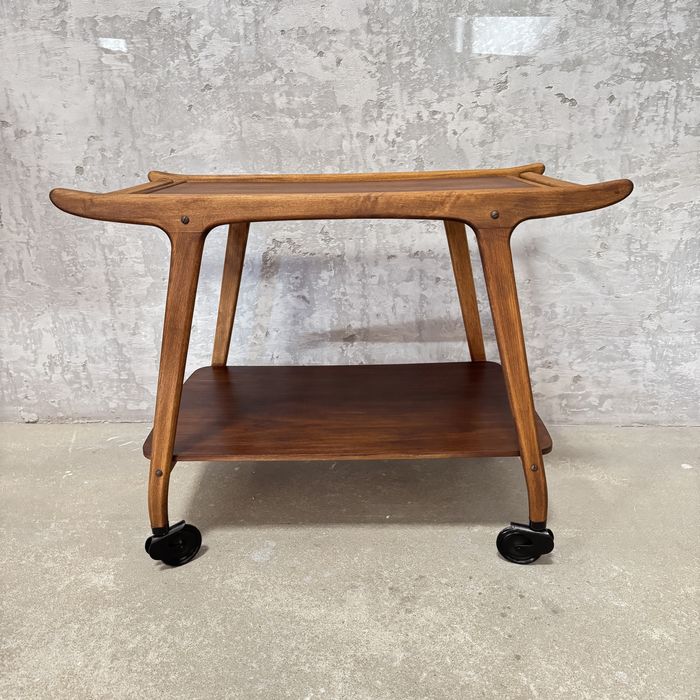 Duński barek z drewna tekowego – klasyczny design vintage