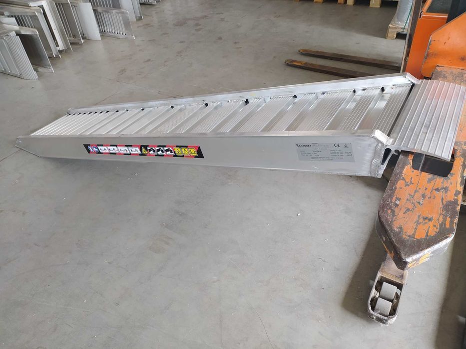 Najazdy aluminiowe do załadunku koparek - dystrybucja 2m-5m do 13t