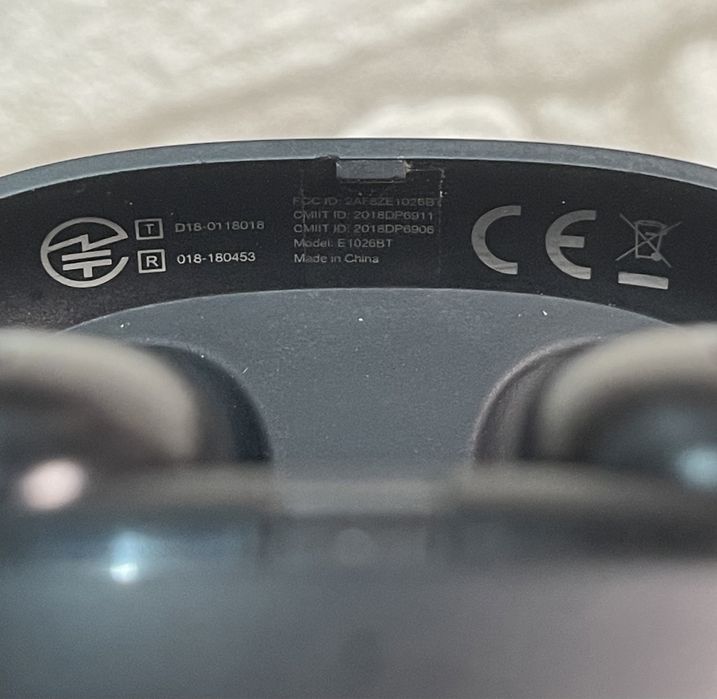 Кейс и наушники 1More Stylish TWS In-Ear Headphones (E1026BT) б/у