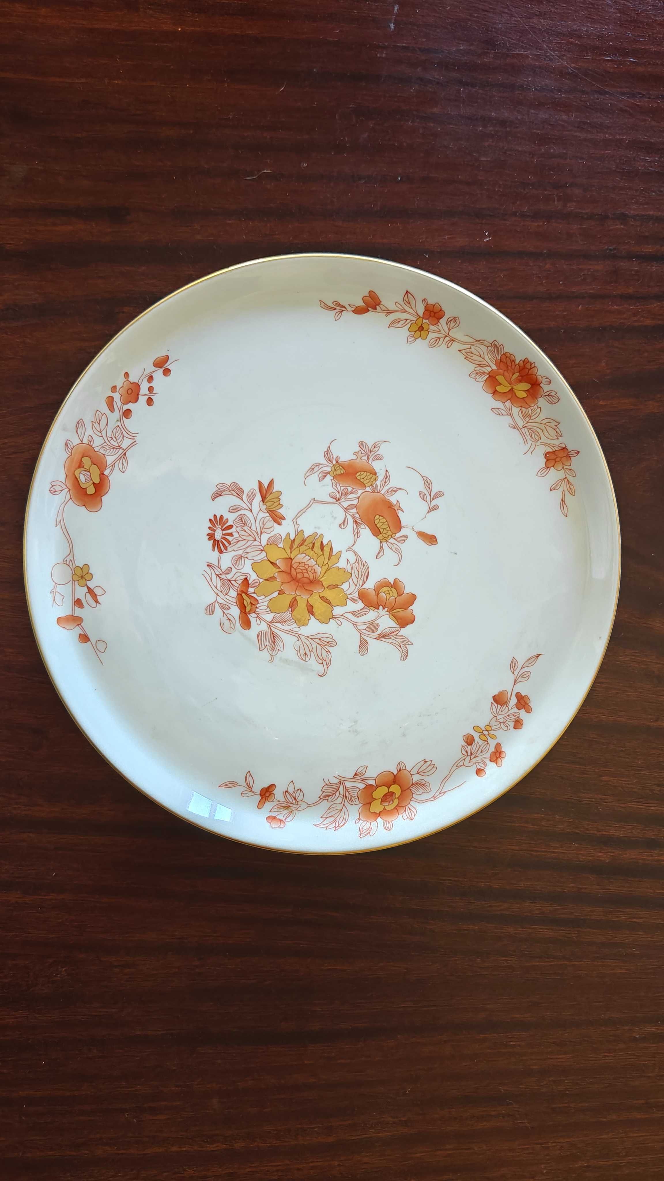 Prato Vista Alegre – Porcelana decorativa com flores