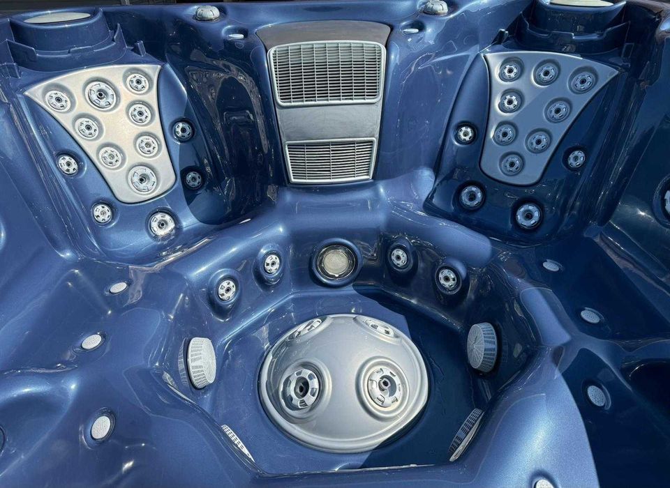 Używana wanna z hydromasażem 7 osobowa