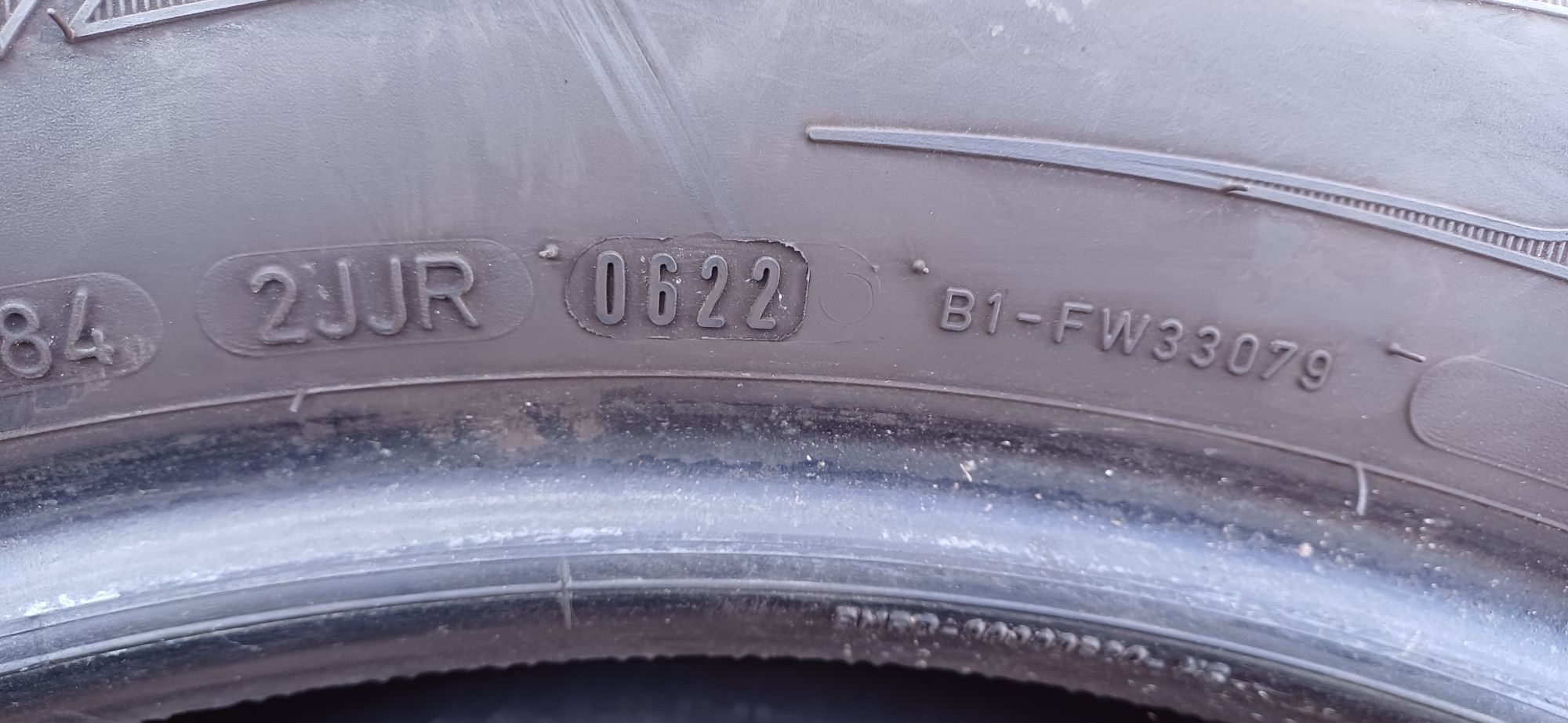 235/50R19 99V DUNLOP , dwie używane opony letnie.