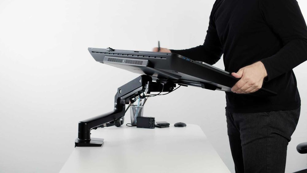 Wacom Cintiq Pro 24 DTK-2420 + Braço Flexível + Express Key Remote