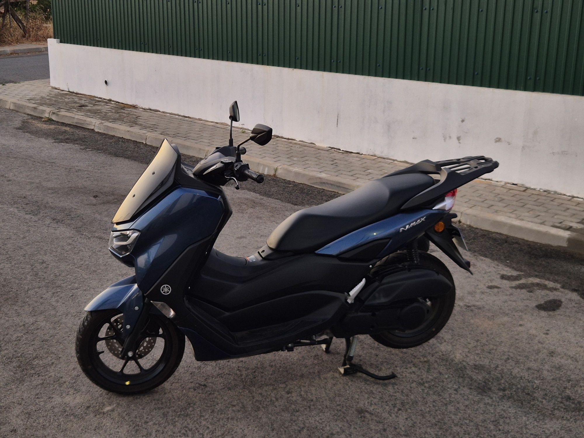 N MAX 125  negociável  2024