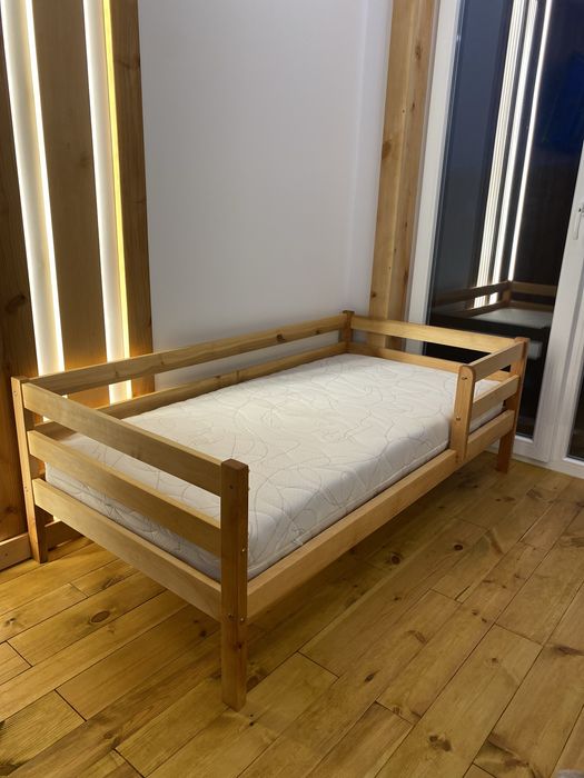 Ліжко free з дерева дитяче